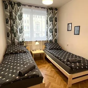 Krucza , Варшава Польша